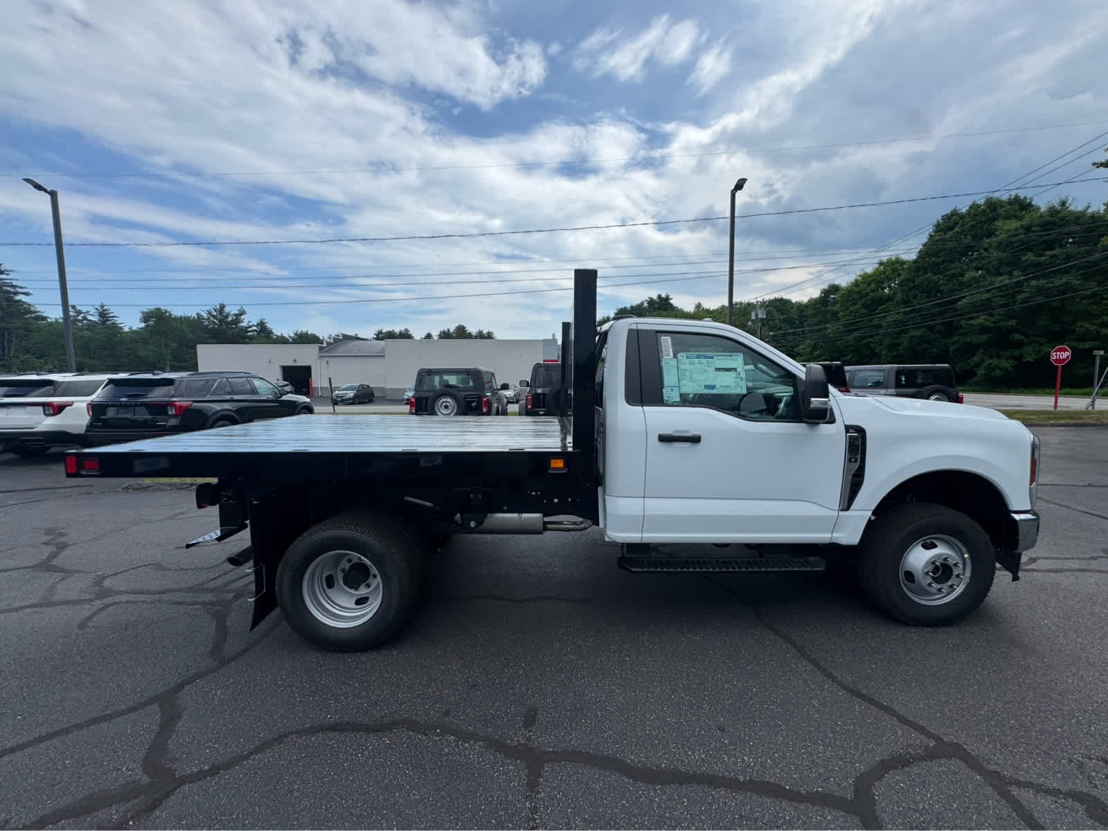 New 2026 Oxford White Ford XL image 7