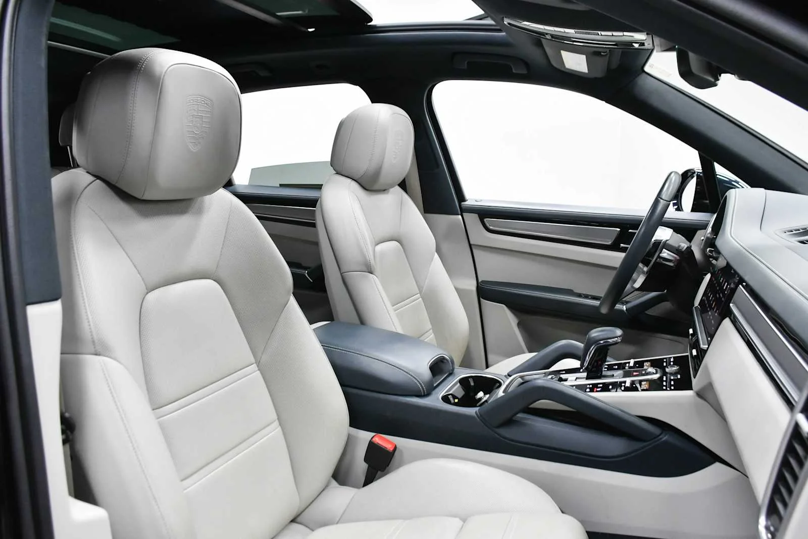 Used 2023 Black Porsche  image 20
