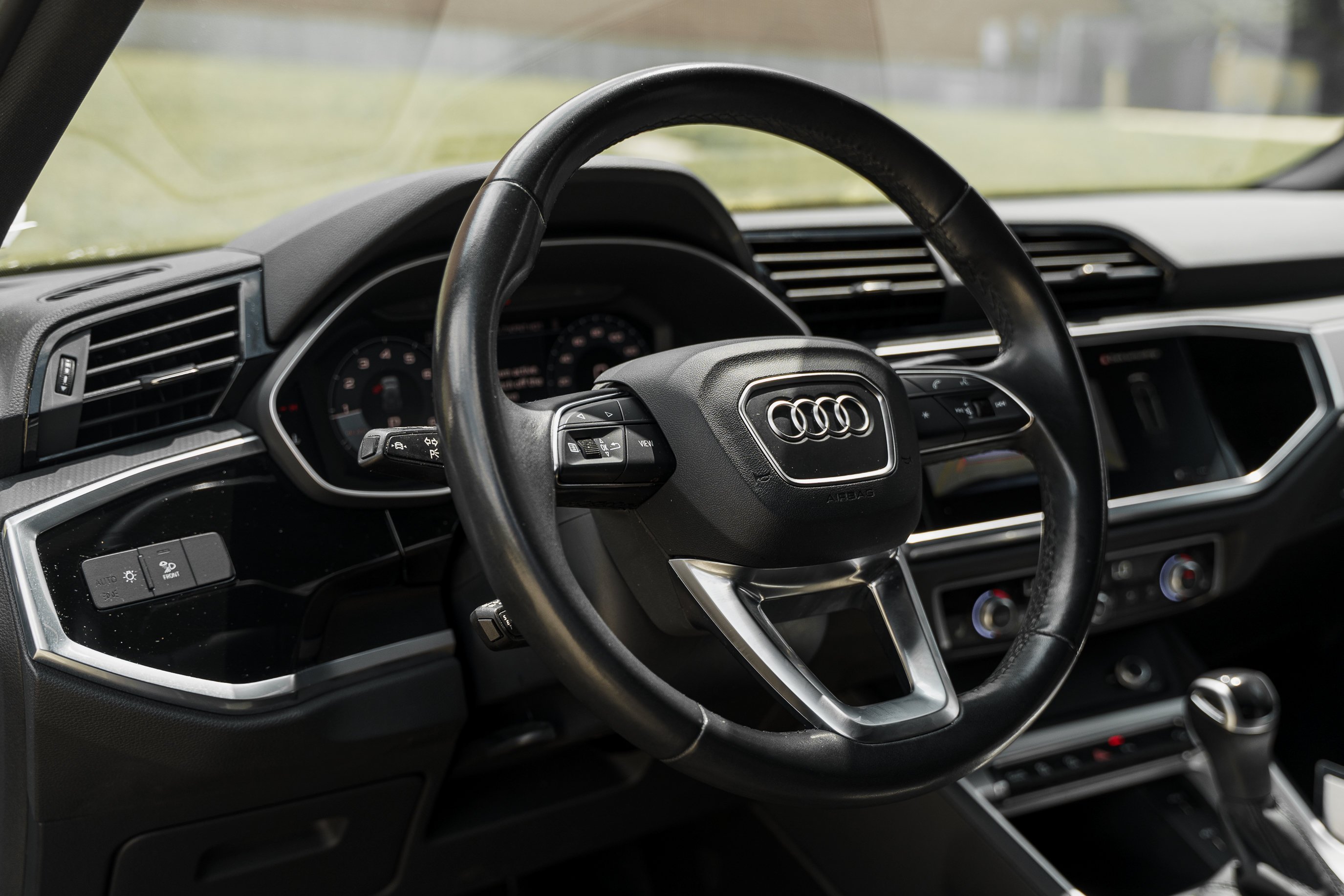 Used 2023 Florett Silver Metallic Audi Premium image 10