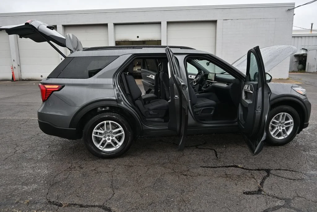 New 2027 Carbonized Gray Metallic Ford Active image 13