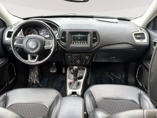 Used 2020 Gray Jeep Latitude image 10