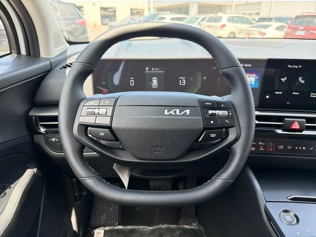 New 2027 Snow White Pearl Kia S image 10
