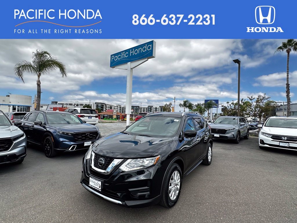 2018 Nissan Rogue SV FWD photo