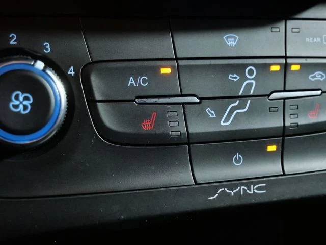 Used 2018 Red Ford SE image 22