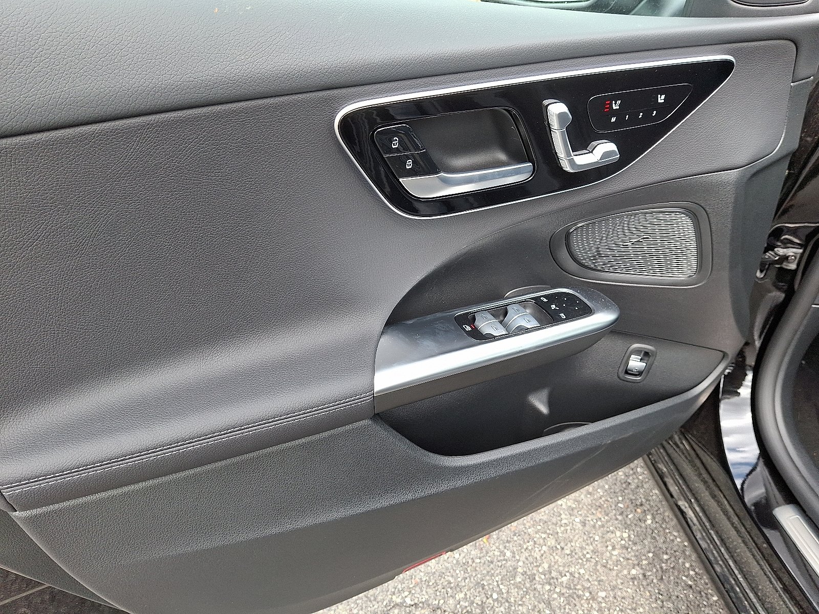 2025 Mercedes-Benz C-Class Sedan C 300 - Photo 11