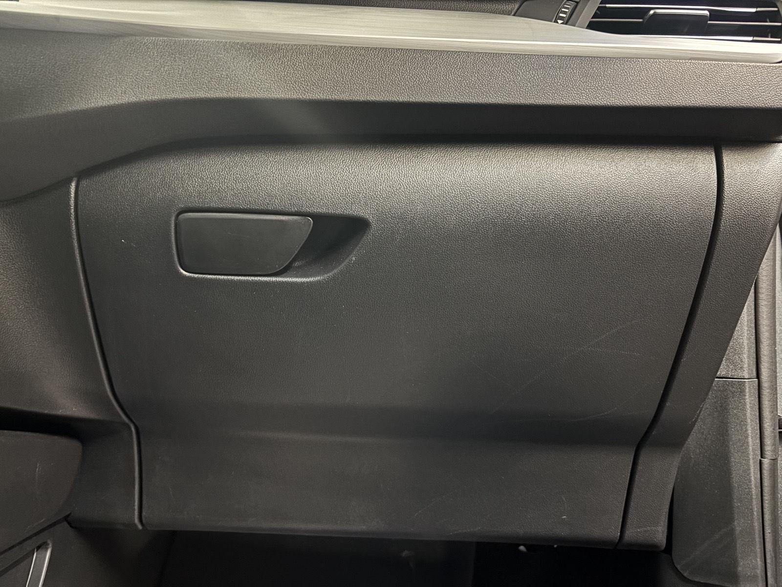 Used 2025 Carbonized Gray Metallic Ford Platinum image 39
