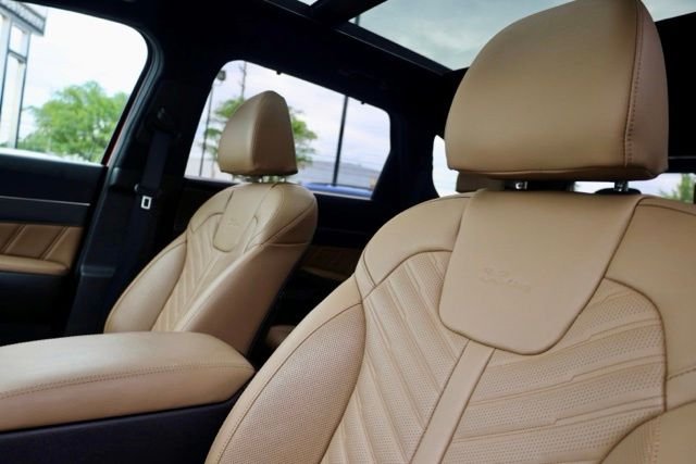 Used 2025 Red Kia X-Line SX Prestige image 21