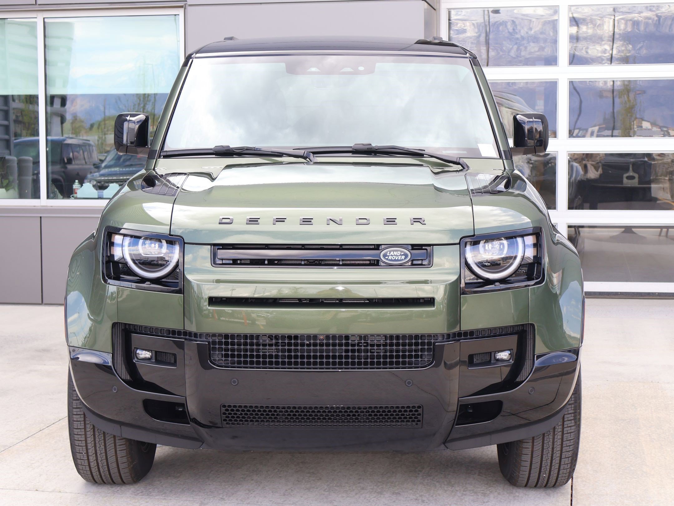 New 2026 LAND ROVER Defender 110 P400 X-Dynamic SE 4 Door SUV in 