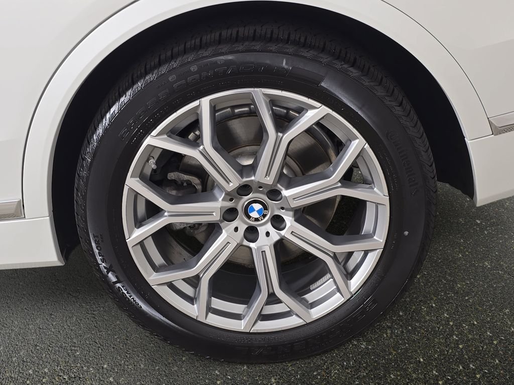 Used 2026 Mineral White Metallic BMW xDrive40i image 39
