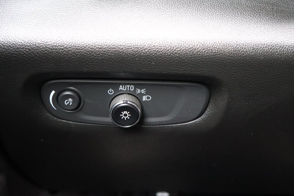 Used 2023  Chevrolet LT image 38