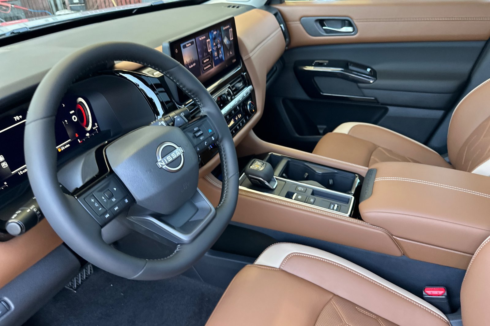 New 2026 Boulder Gray Pearl/Super Black Nissan Platinum image 10