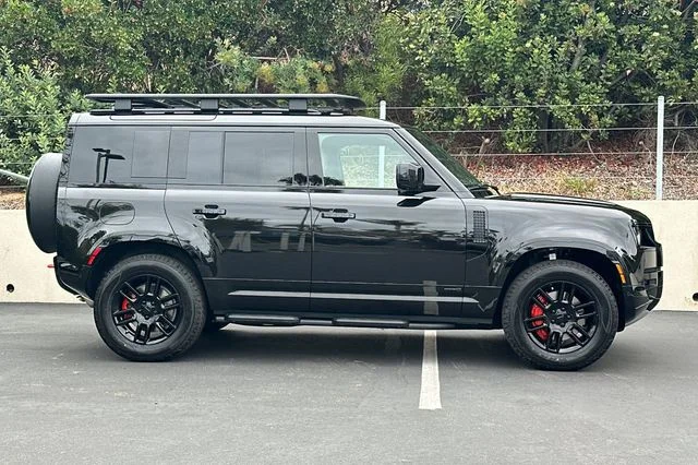 New 2026 Santorini Black Land Rover X image 6