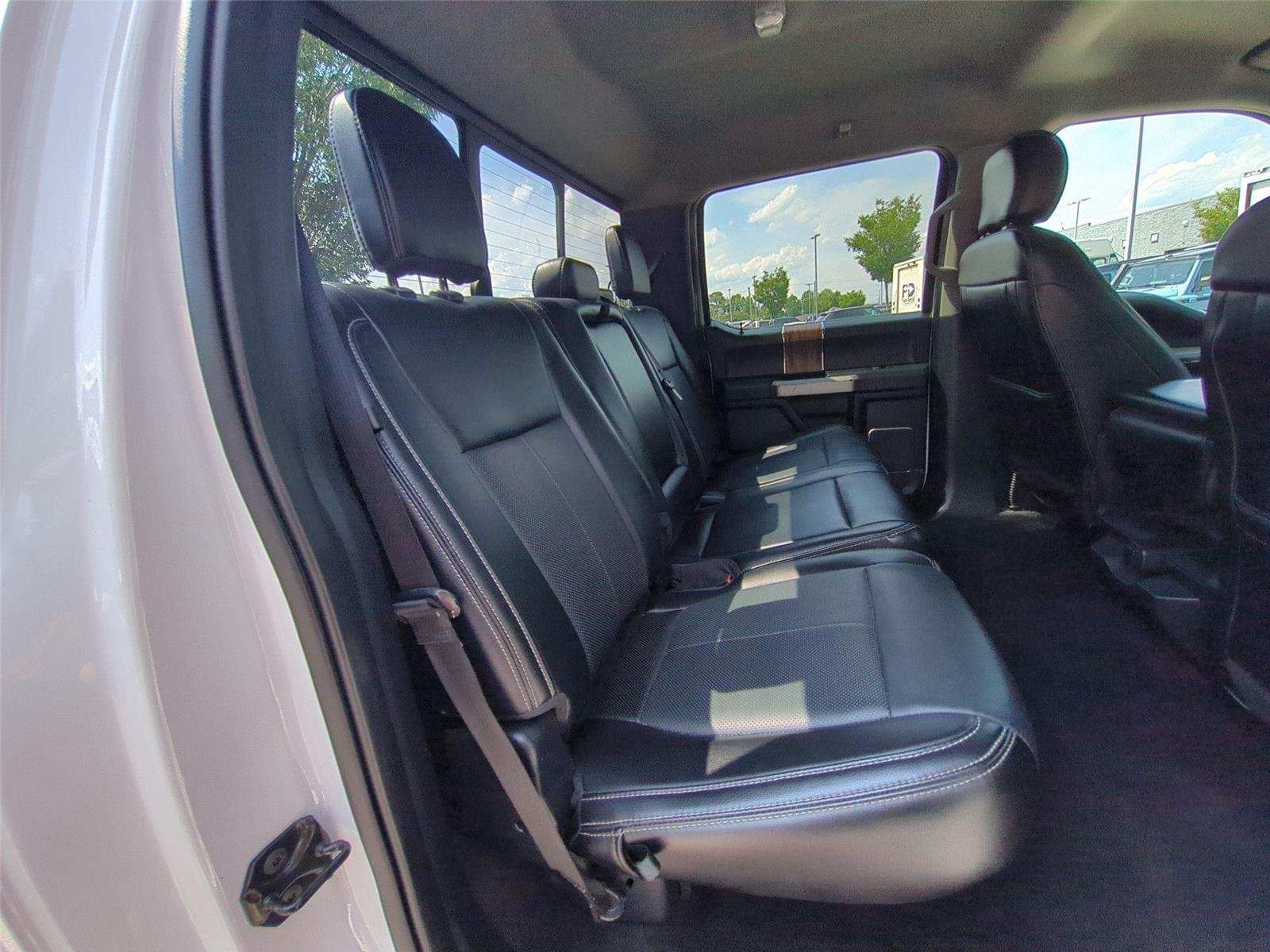 Used 2020 Oxford White Ford LARIAT image 36