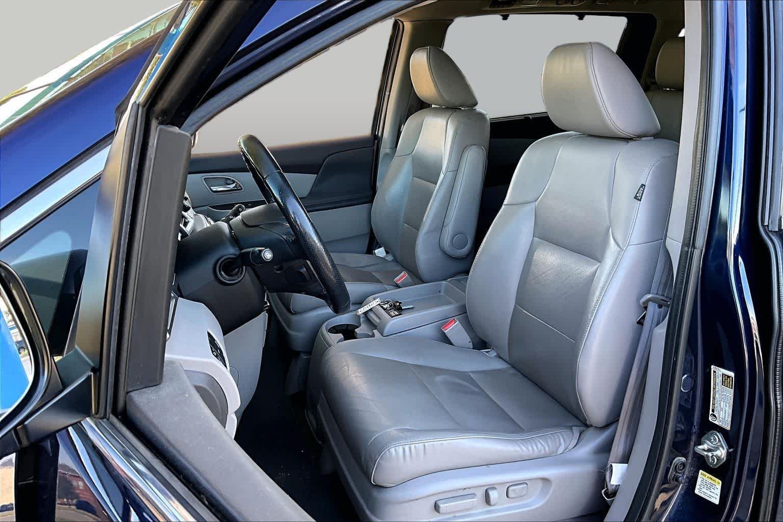 Used 2016 Obsidian Blue Pearl Honda EX-L image 8
