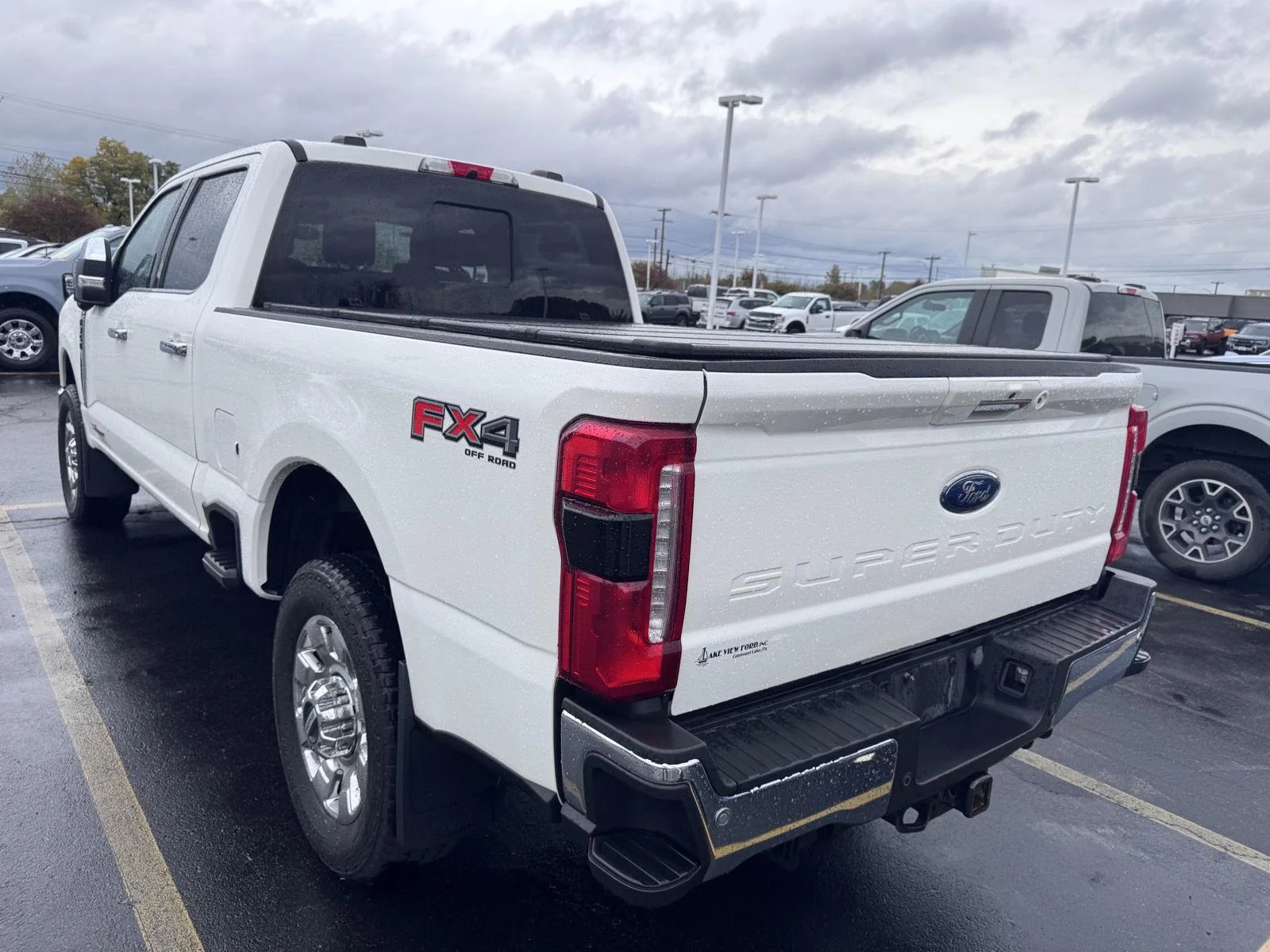 Used 2023 Star White Metallic Tri-Coat Ford Lariat image 6