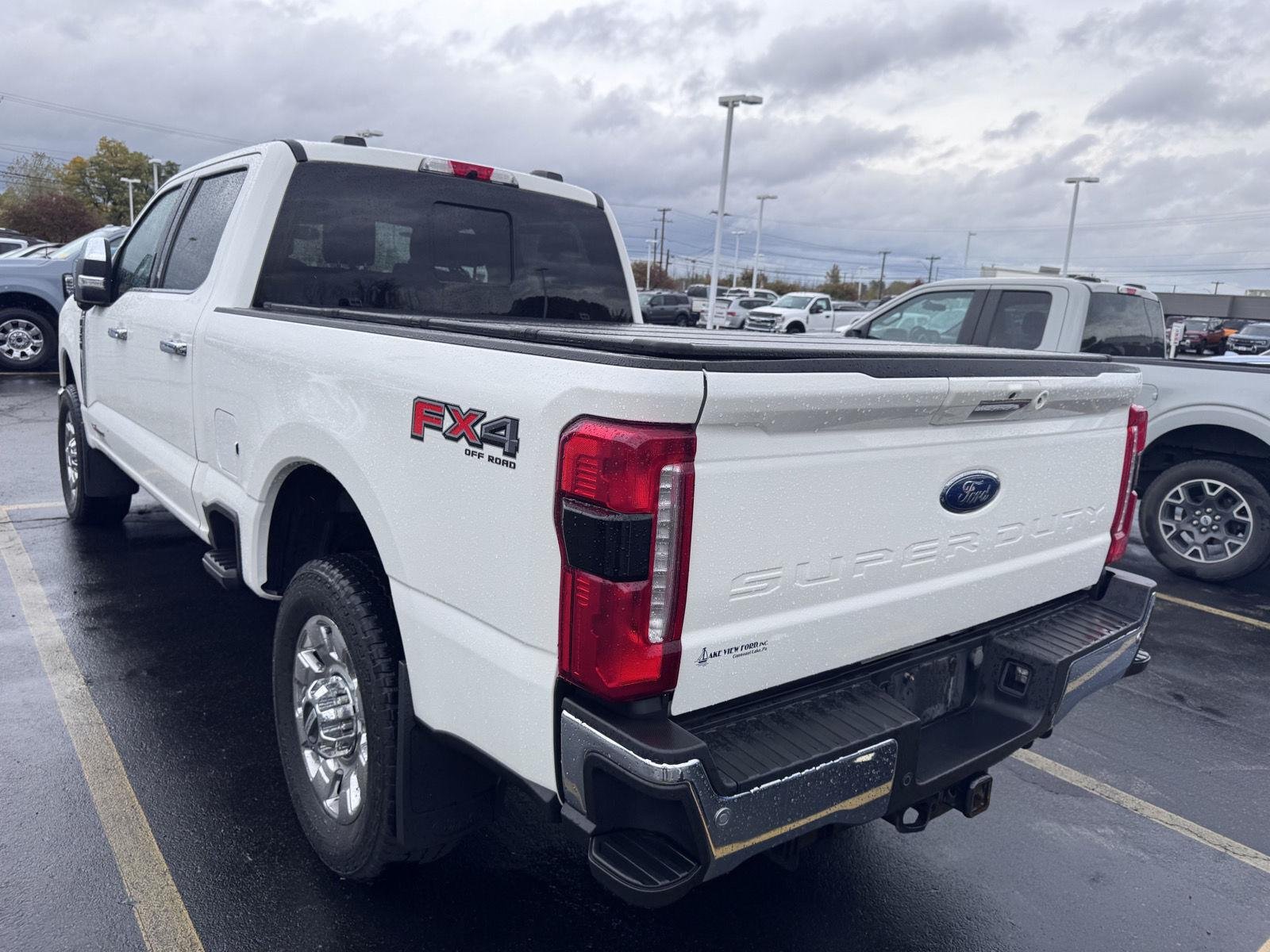 Used 2023 Star White Metallic Tri-Coat Ford Lariat image 6