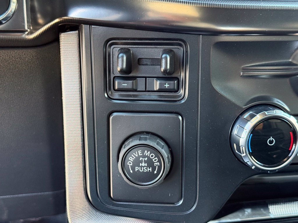 New 2026 Star White Metallic Tri-Coat Ford Platinum® image 14
