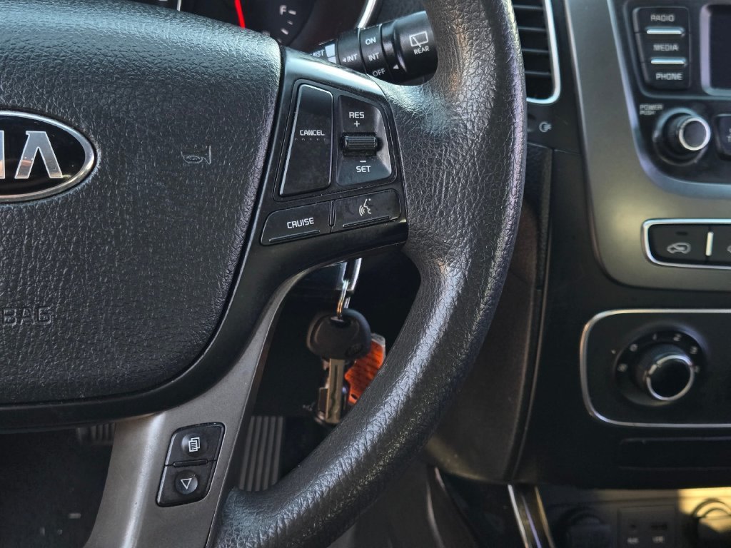 Used 2015 Silver Kia LX image 23
