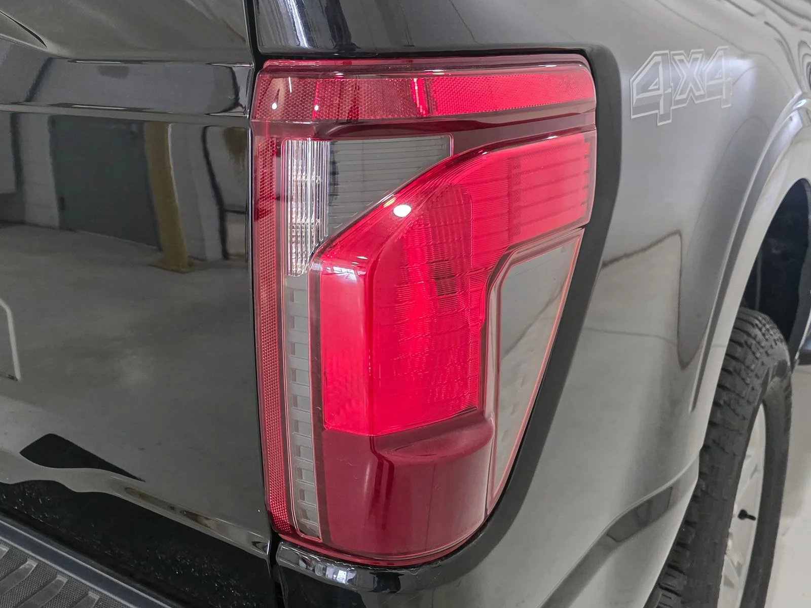 Used 2026 Agate Black Metallic Ford XLT image 15