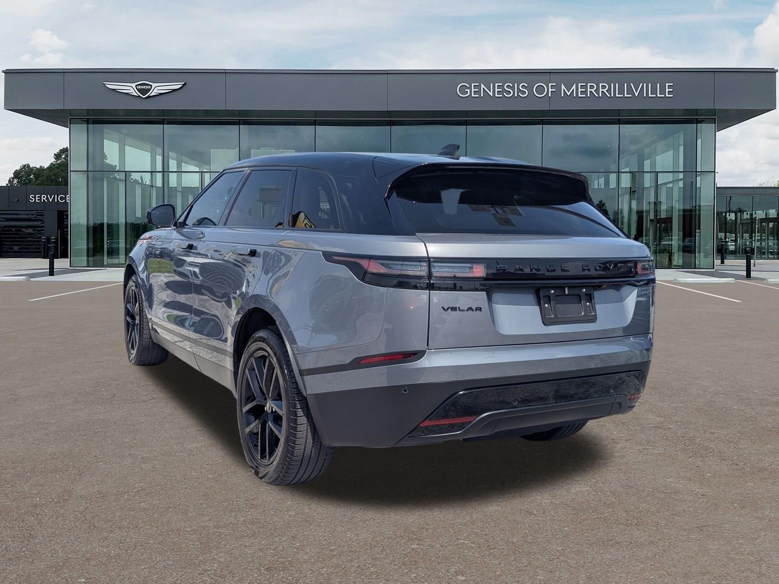Used 2025  Land Rover S image 6