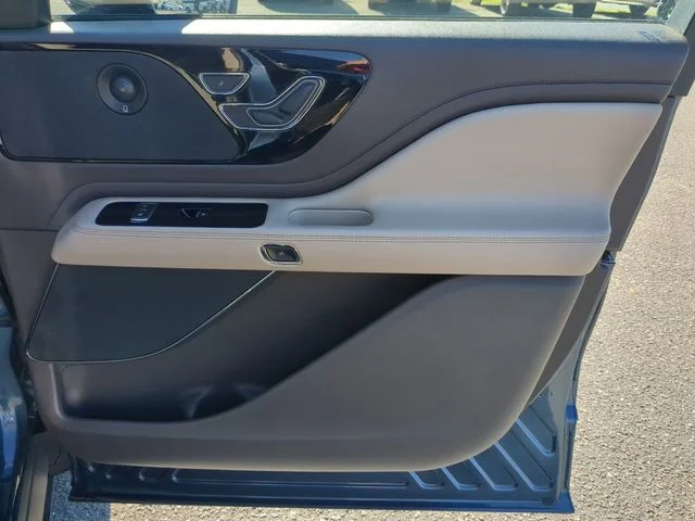 Used 2020 Blue Lincoln Reserve image 36