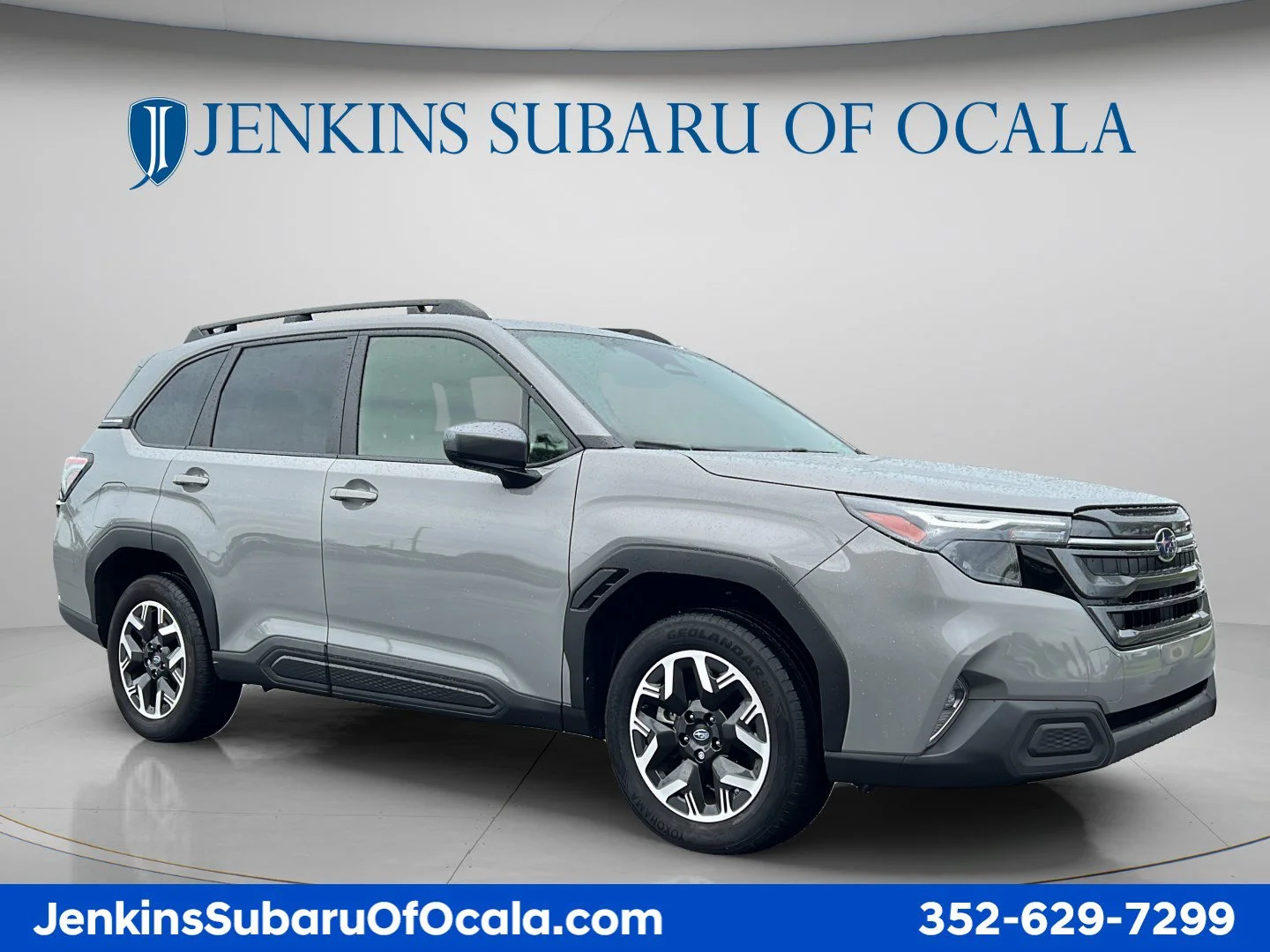 Used 2025 River Rock Pearl Subaru Premium image 1
