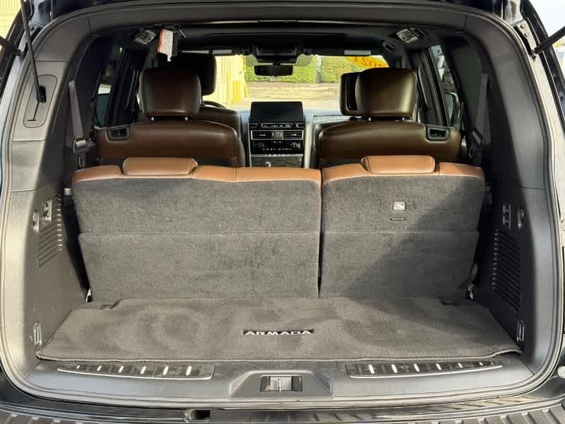 Used 2021 Super Black Nissan Platinum image 7