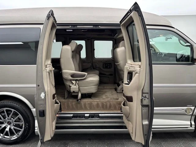 Used 2012 Special Paint GMC Explorer Limited SE image 7