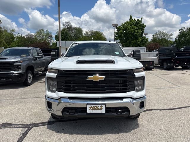 New 2025 Summit White Chevrolet WT image 4