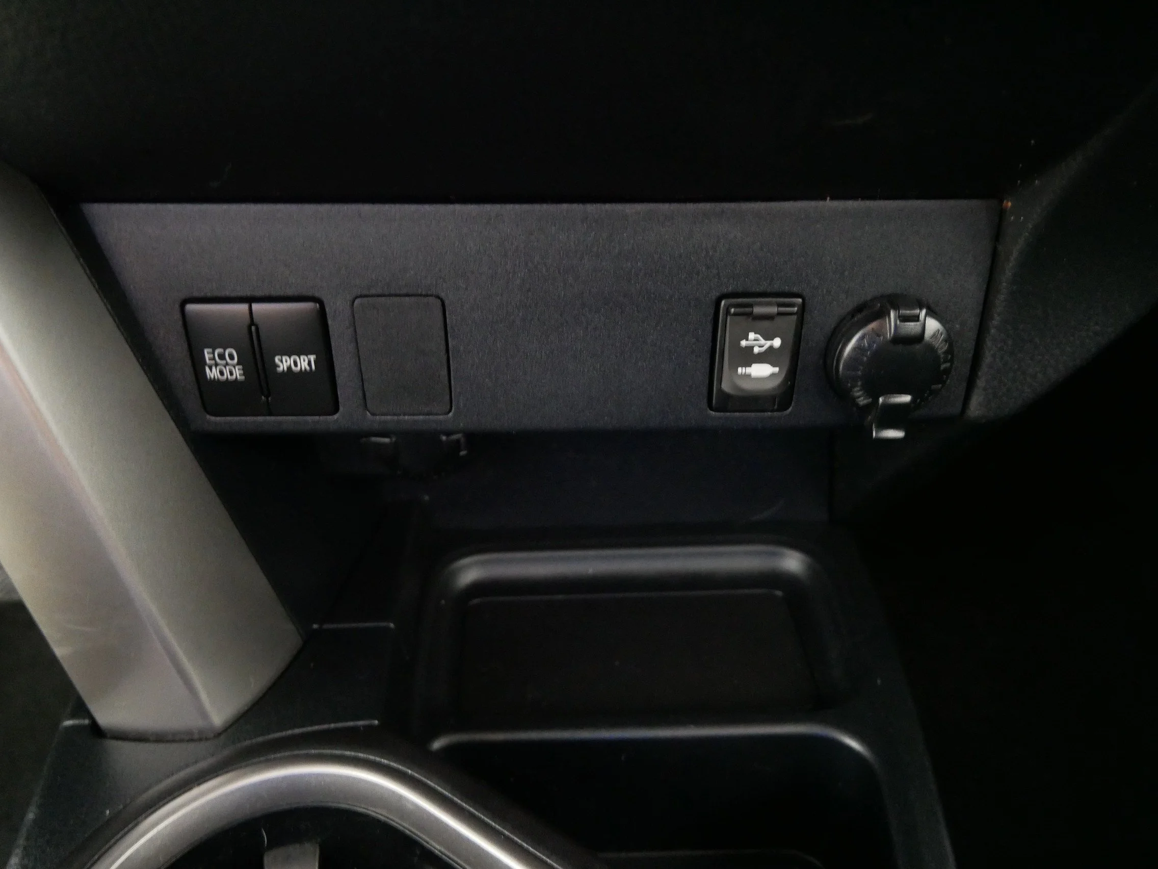 Used 2018 Magnetic Gray Metallic Toyota LE image 29