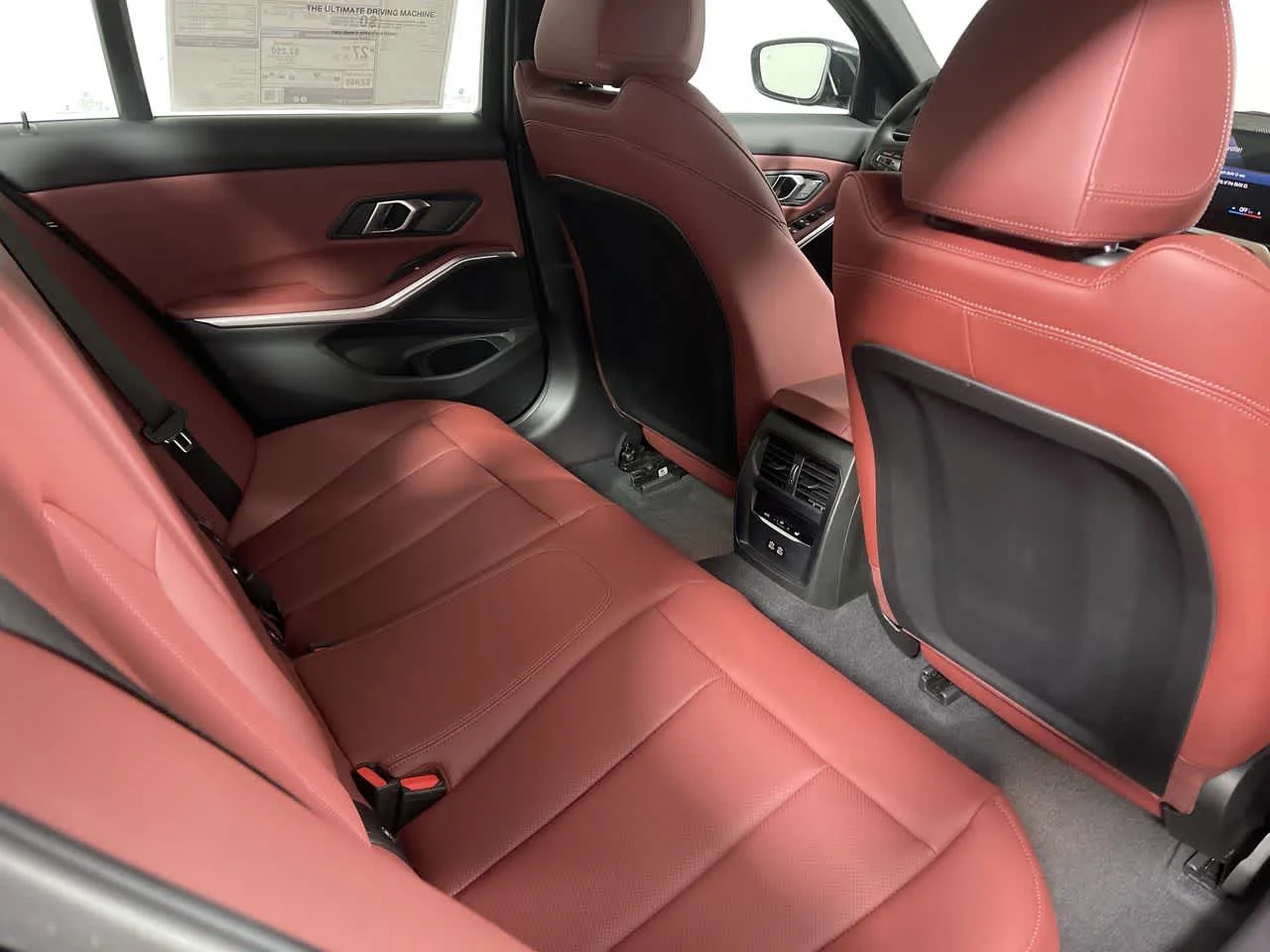 2024 BMW 3 Series 330i - Photo 14