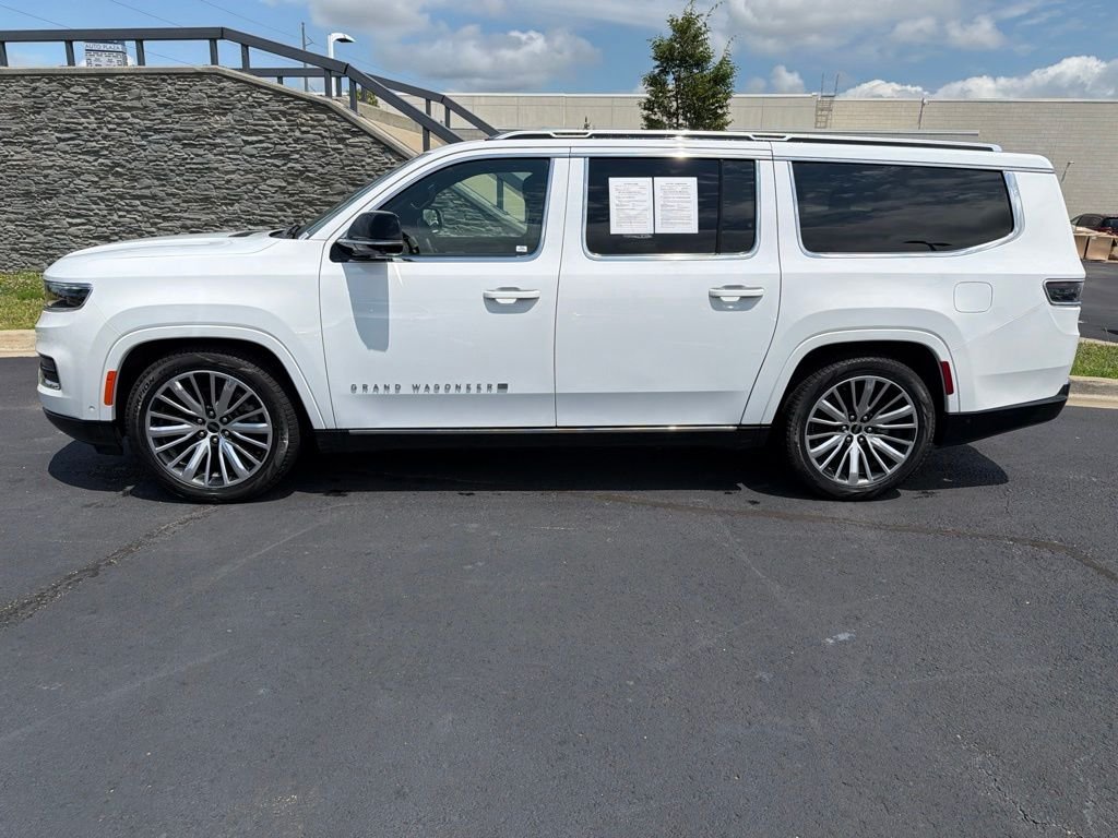 Used 2025 White Jeep I image 4