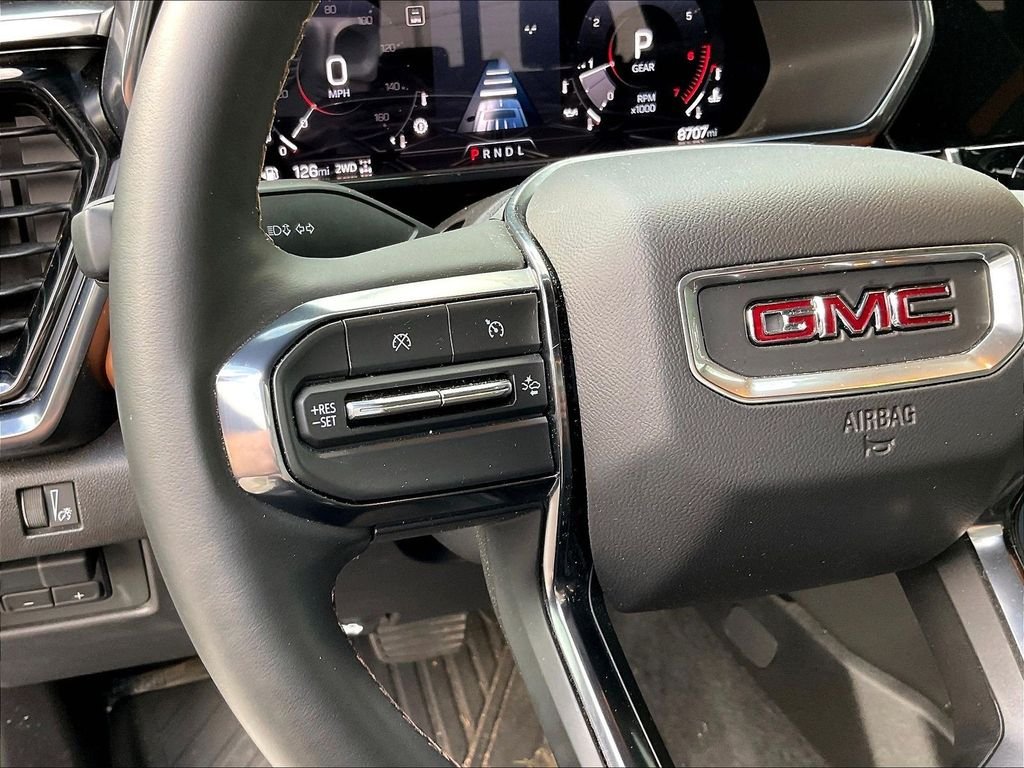 Used 2025 White GMC AT4 image 23
