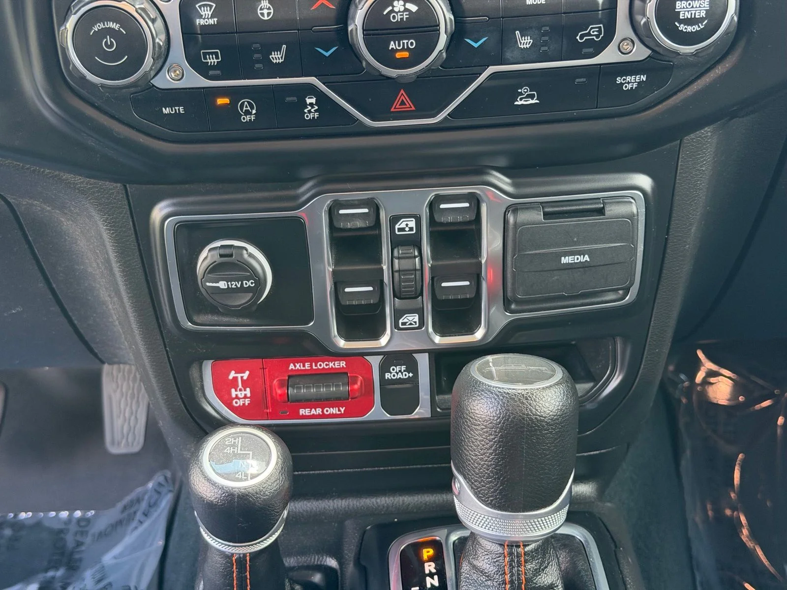 Used 2022 White Jeep Mojave image 23