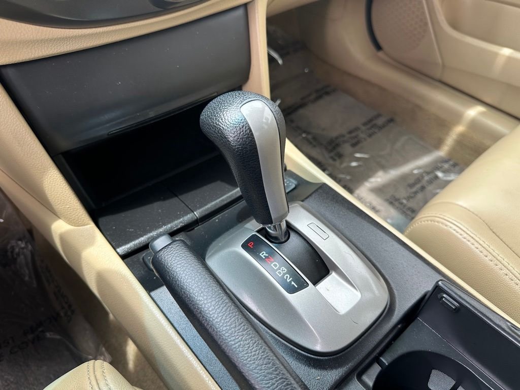 Used 2010 Silver Honda EX-L image 7