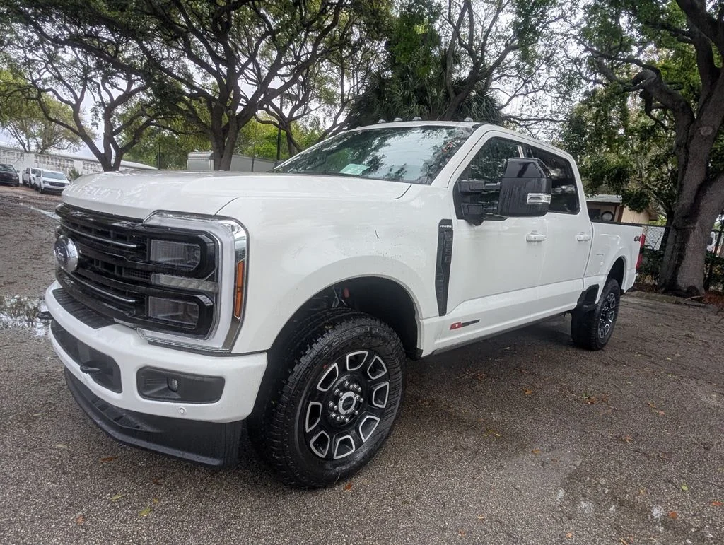 New 2026 Star White Metallic Tri-Coat Ford F-250® Platinum® image 3