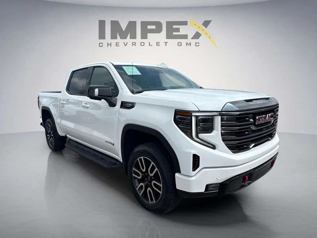 Used 2022 White GMC AT4 image 7