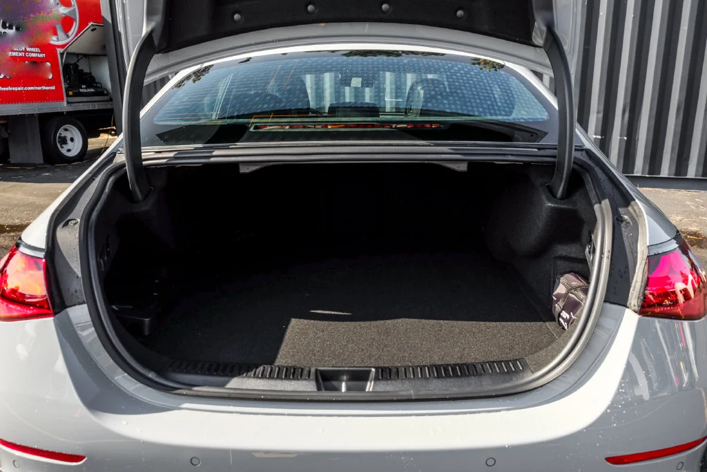 New 2027 MANUFAKTUR Alpine Grey Mercedes-Benz E 53 AMG® image 11
