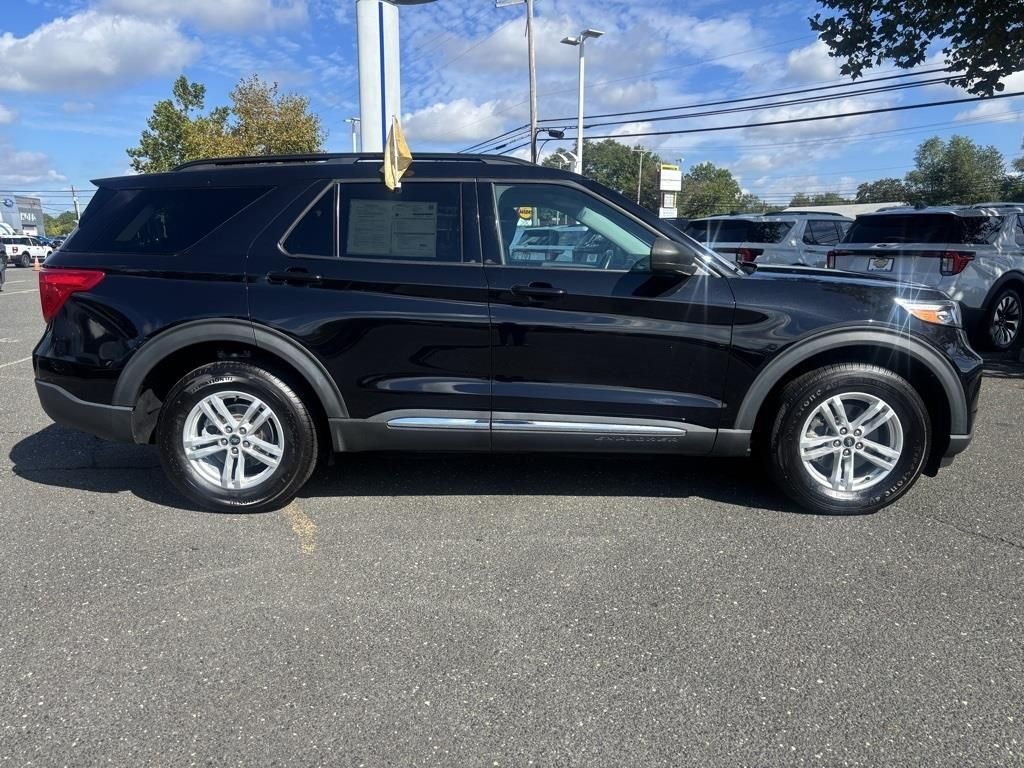 Certified Used 2022 Black Metallic Ford XLT image 9