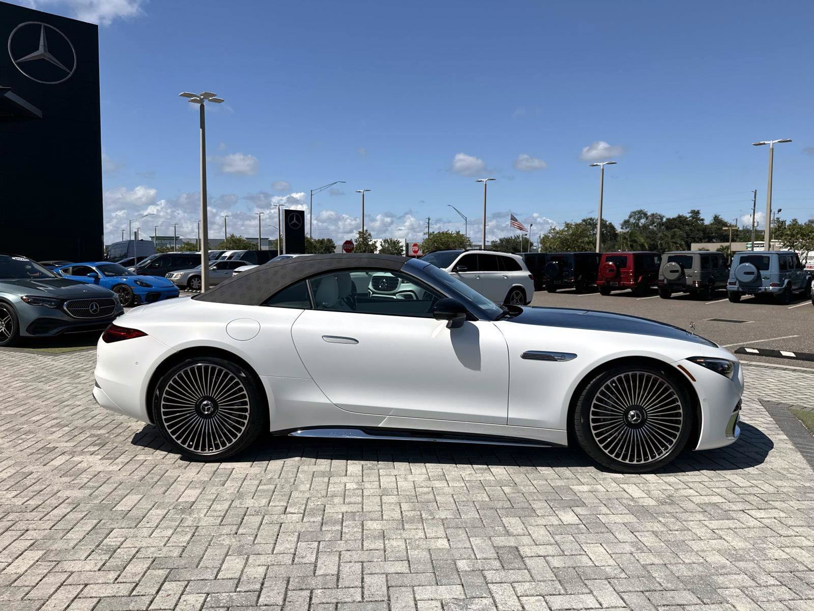 New 2027 Moonlight White Mercedes-Benz Maybach  680 Monogram Series Roadster image 17