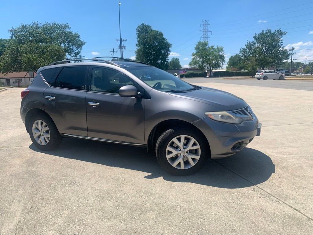 Used 2013 Gray Nissan SL image 5