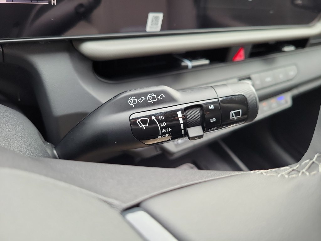 New 2027 Pale Gray Kia S image 26