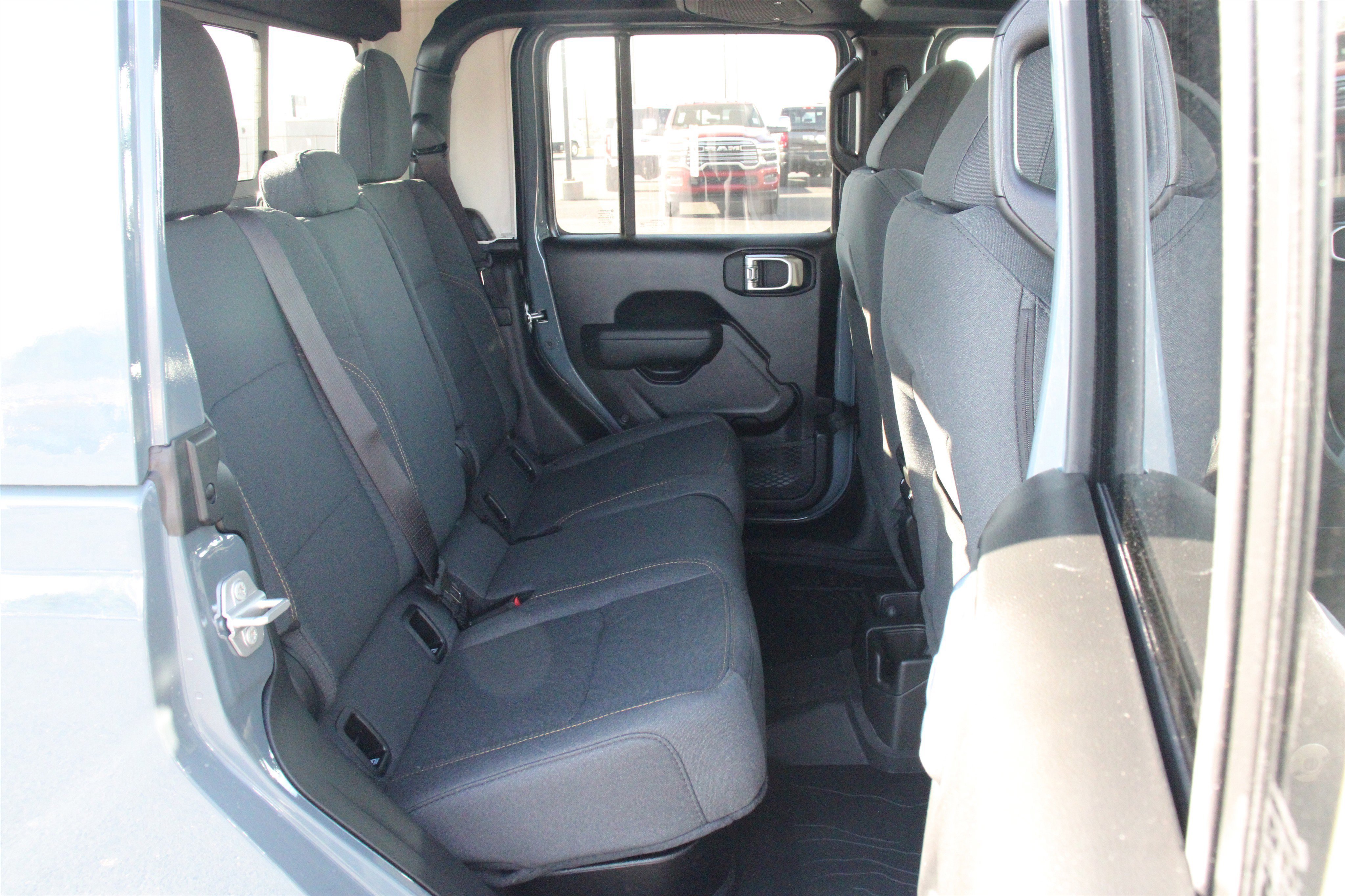 New 2026 Anvil Clear-Coat Exterior Paint Jeep Sport S image 27