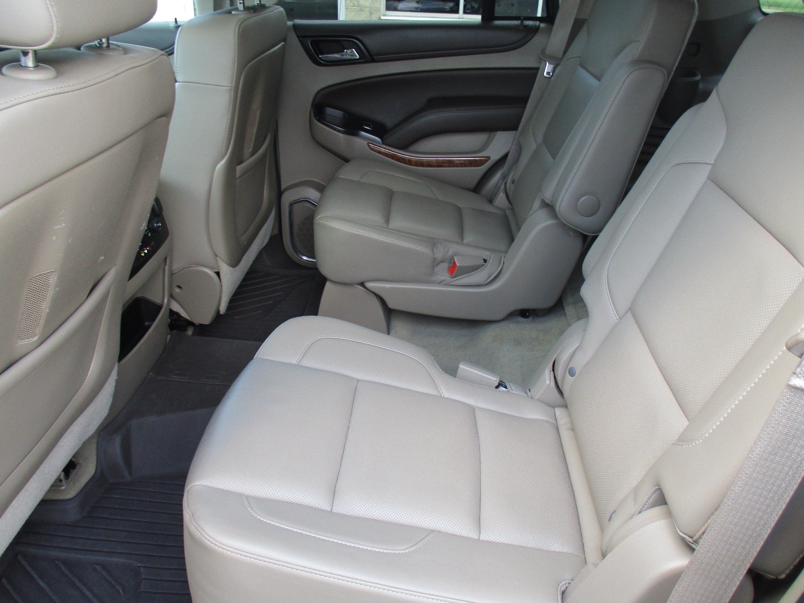Used 2016 GOLD Chevrolet Ltz image 15