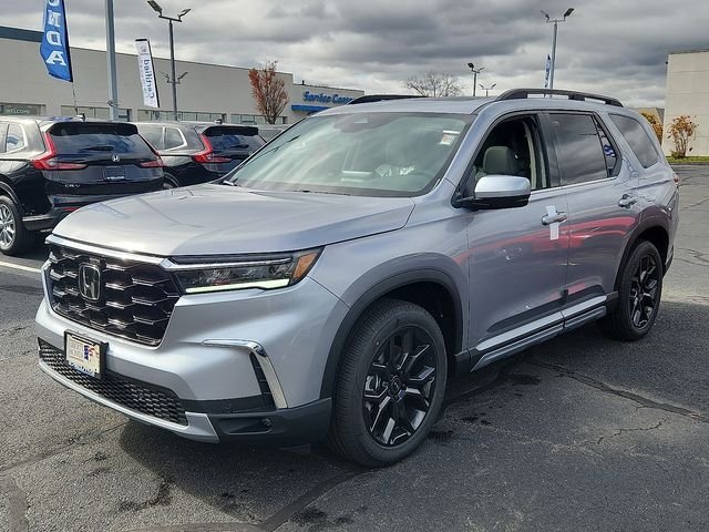 New 2025 Honda Pilot AWD Touring w/HPD Wheels AWD Touring+ 4dr SUV
