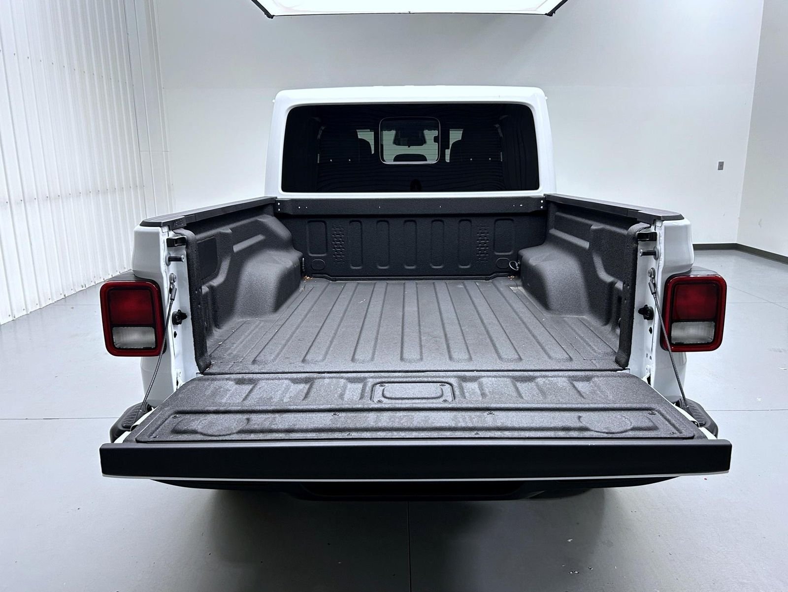New 2026 Bright White Clearcoat Jeep Sahara image 21