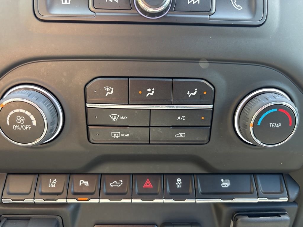 Used 2024 White Chevrolet Custom image 31