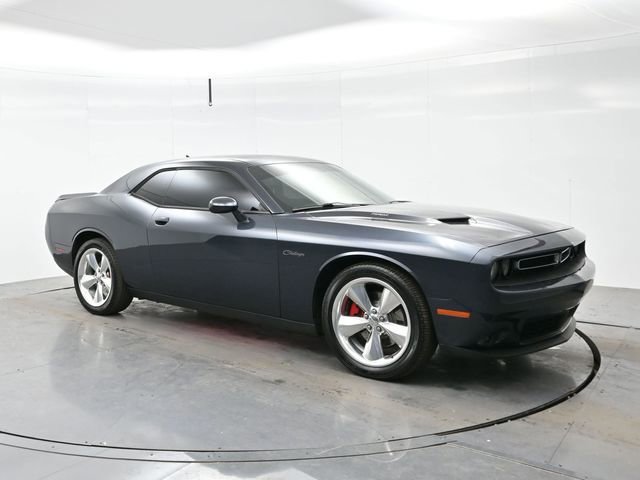 2016 Dodge Challenger R/T Plus's photo