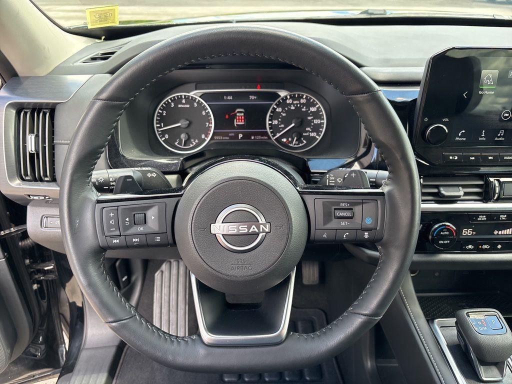 Used 2024 Super Black Nissan SL image 27