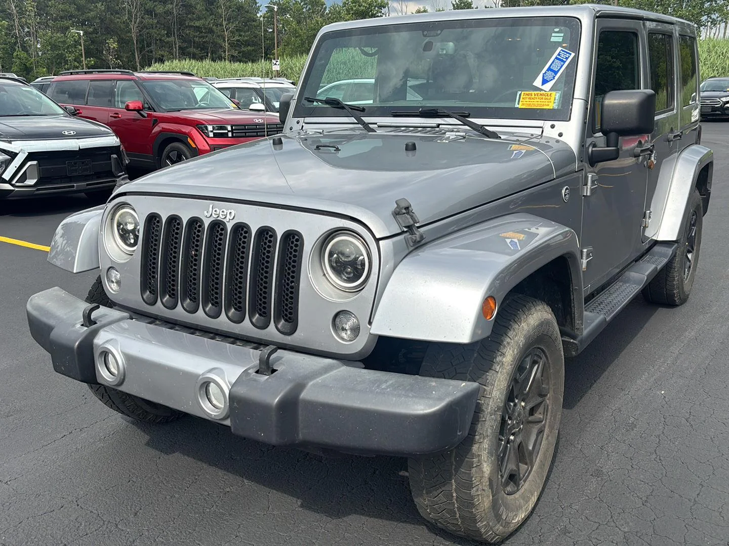 Used 2018 Billet Metallic Jeep Sahara image 3